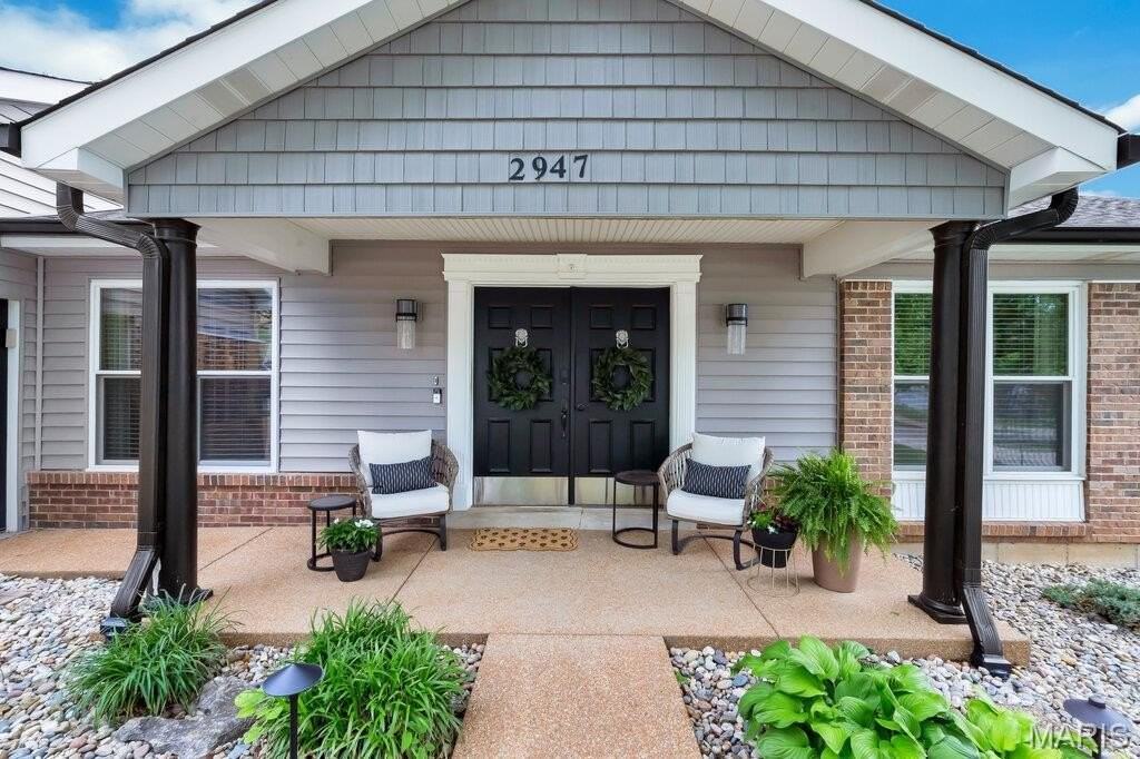 2947 Meramar Dr - Photo 2 of 35