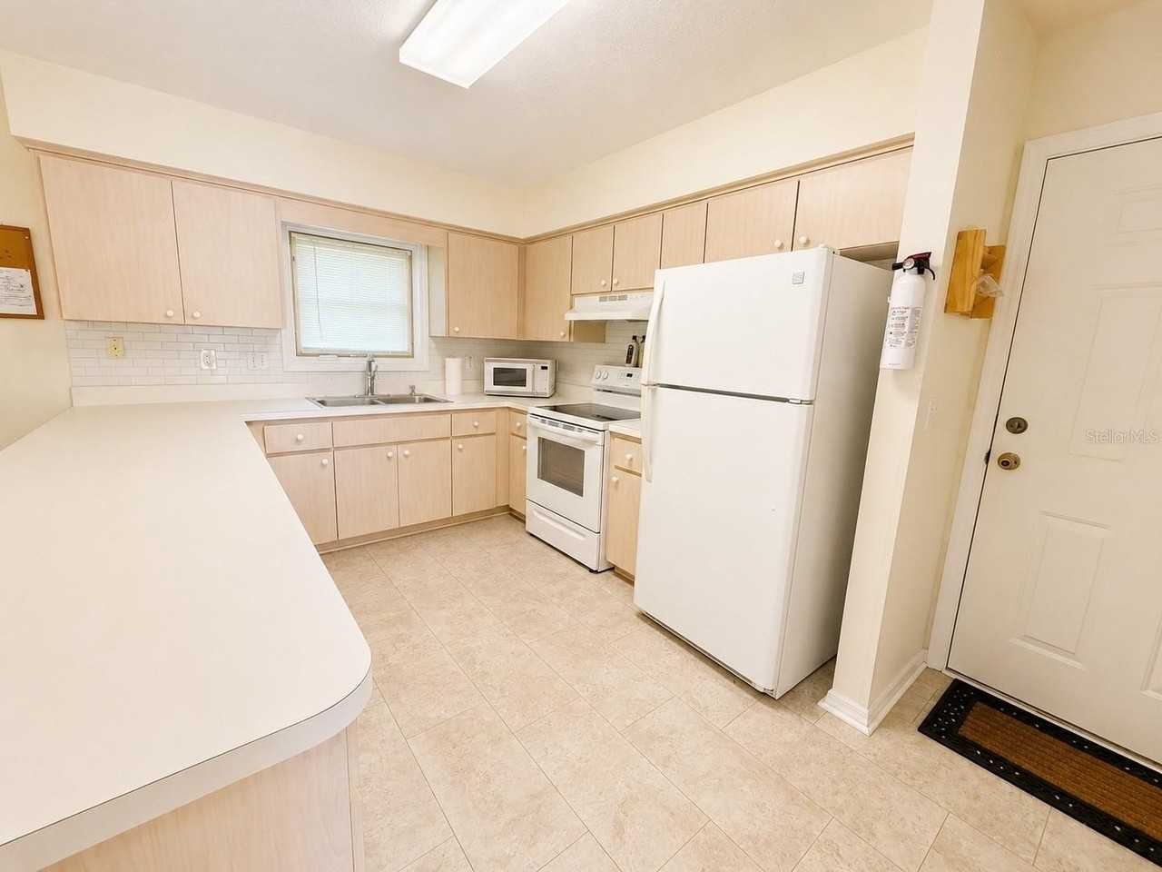 17532 Se 100th Ct - Photo 7 of 23