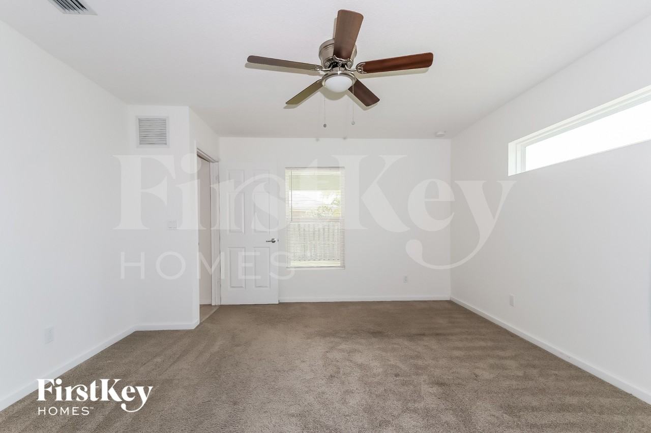 1682 Sw Crawford Ave - Photo 7 of 16