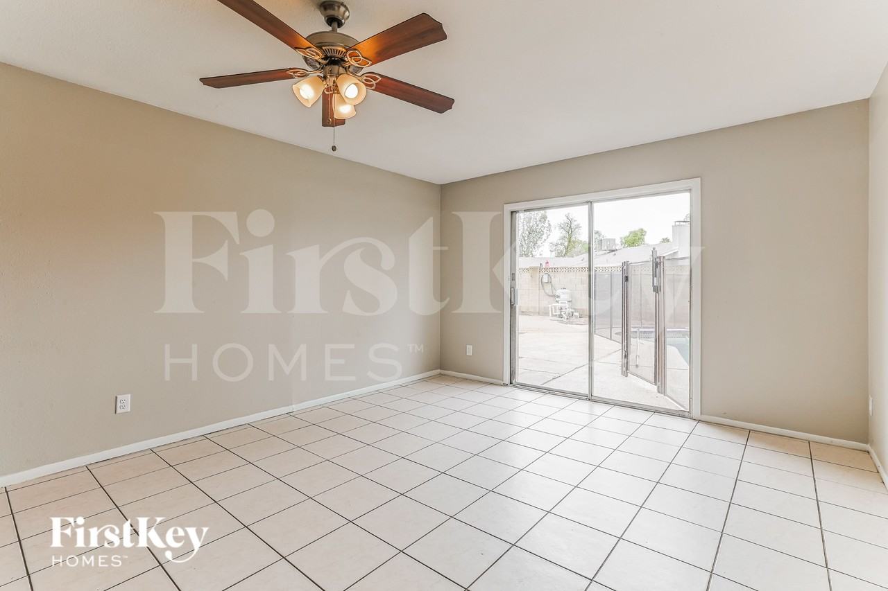 1619 E Campus Dr - Photo 3 of 16
