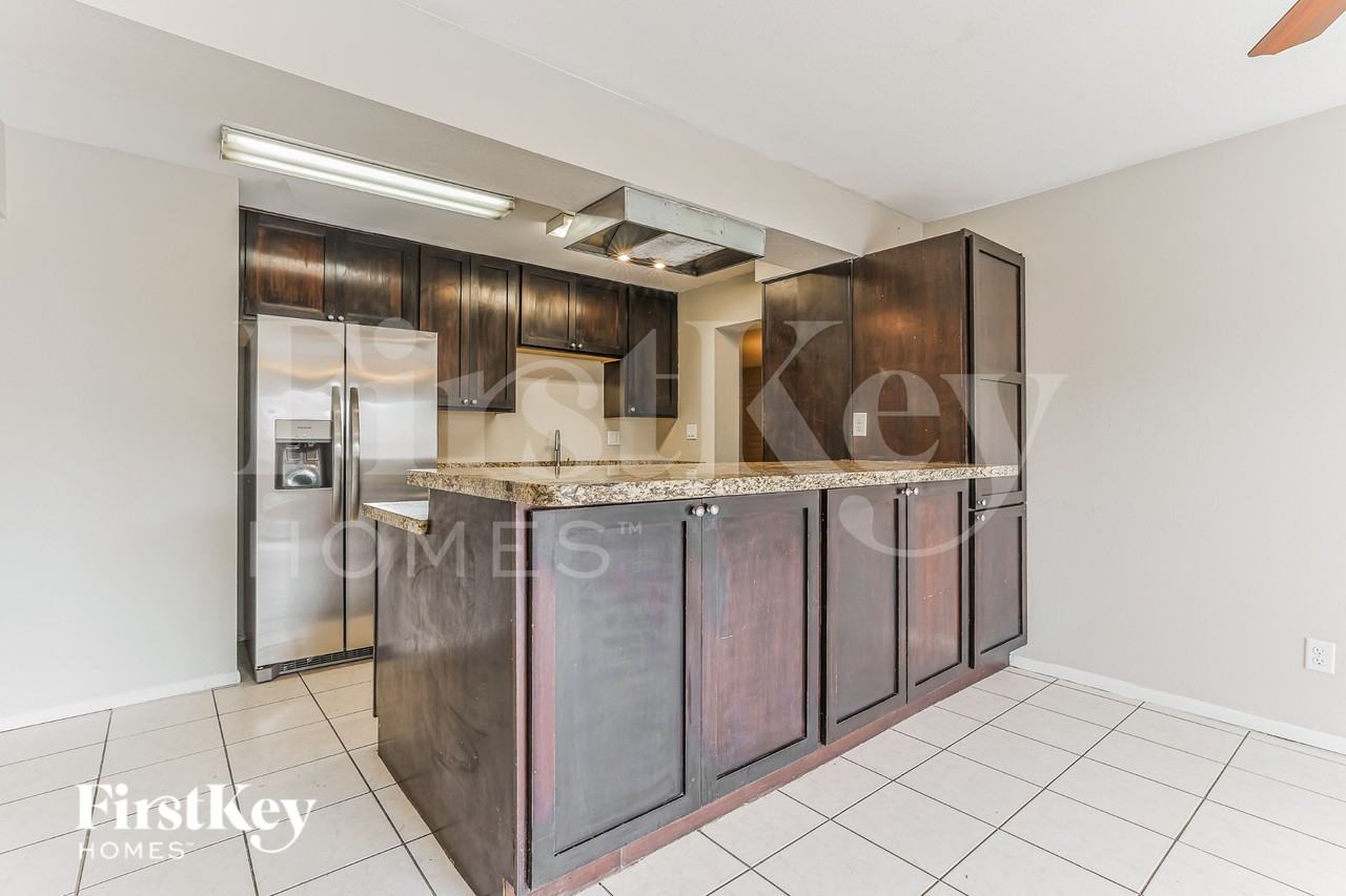 1619 E Campus Dr - Photo 6 of 16
