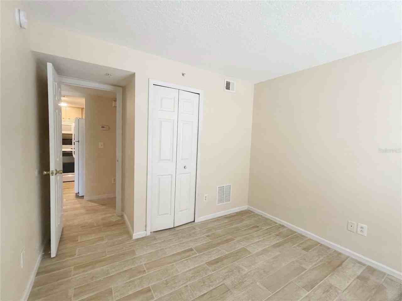 1122 S Pine Ridge Cir #1122 - Photo 2 of 19