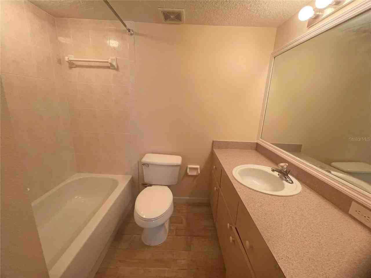 1122 S Pine Ridge Cir #1122 - Photo 5 of 19