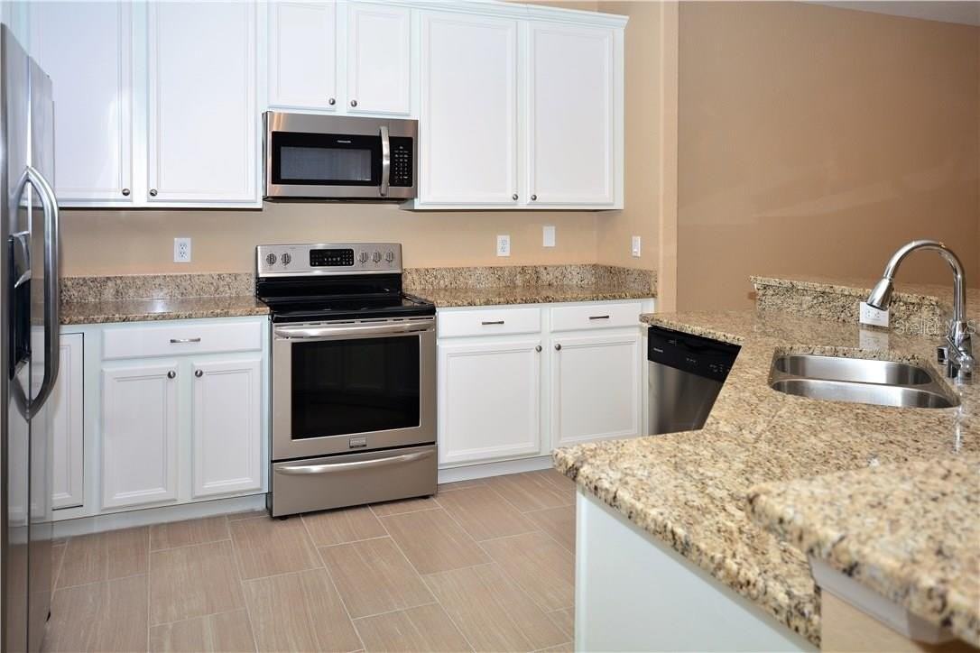 10747 Masters Dr - Photo 5 of 22