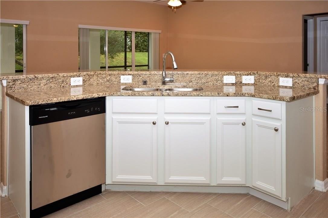 10747 Masters Dr - Photo 6 of 22