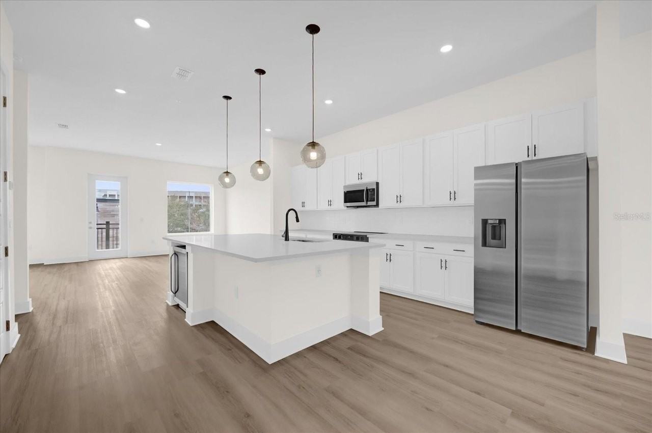879 City Walk Ln - Photo 4 of 27
