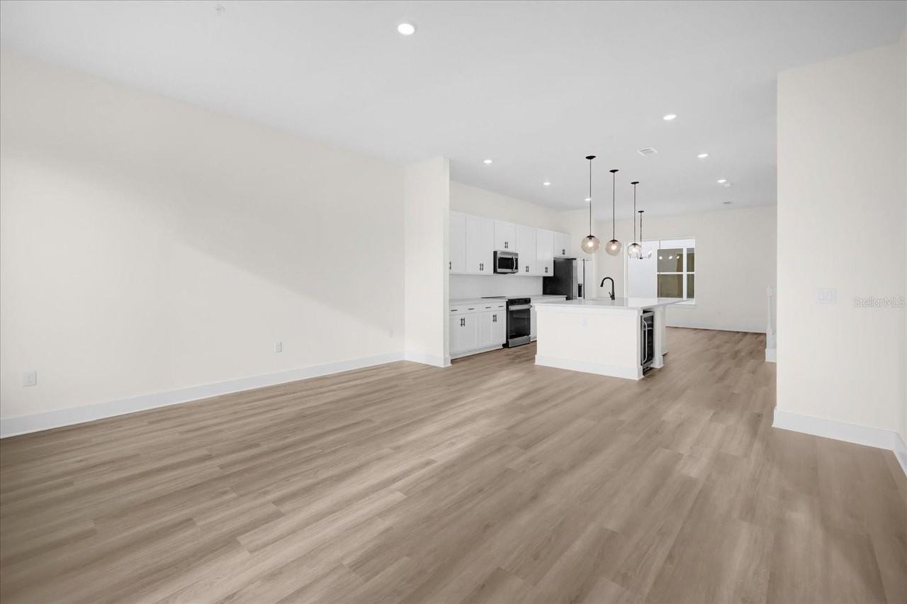 879 City Walk Ln - Photo 5 of 27