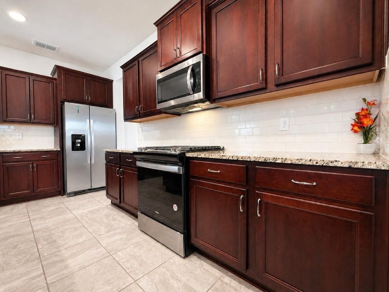7045 Sw 65th St - Photo 5 of 50