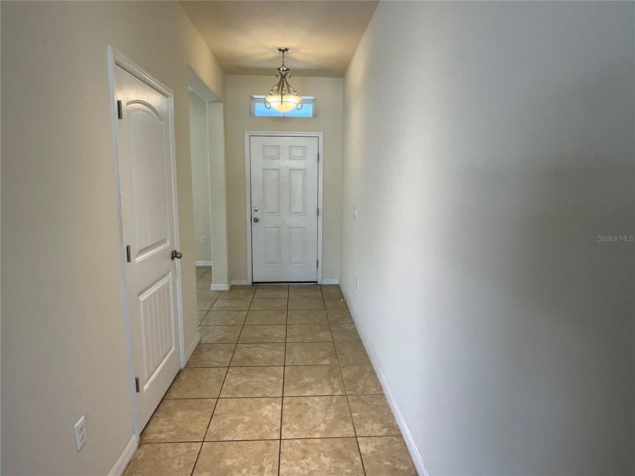 4058 Brookshire Cir - Photo 4 of 46