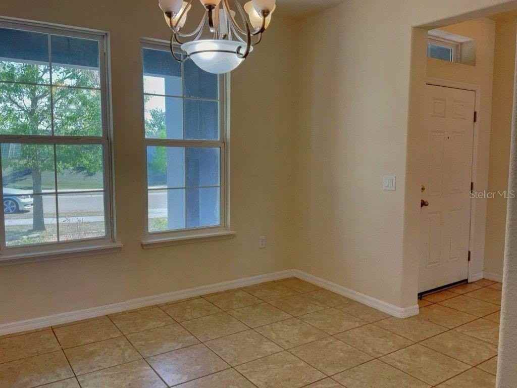 4058 Brookshire Cir - Photo 5 of 46