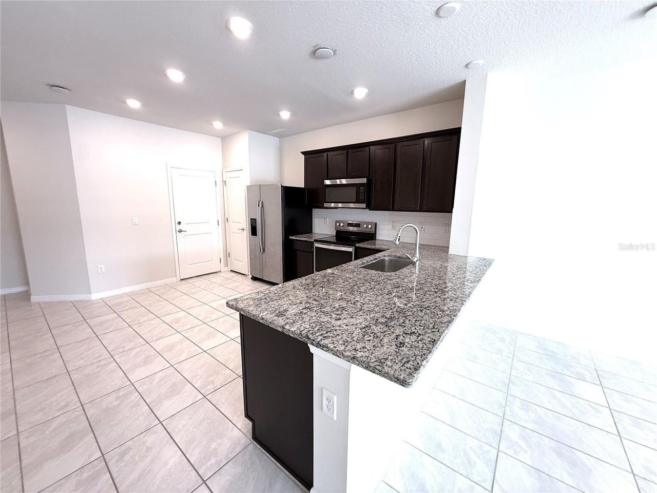 4714 Sparkling Shell Ave - Photo 6 of 21