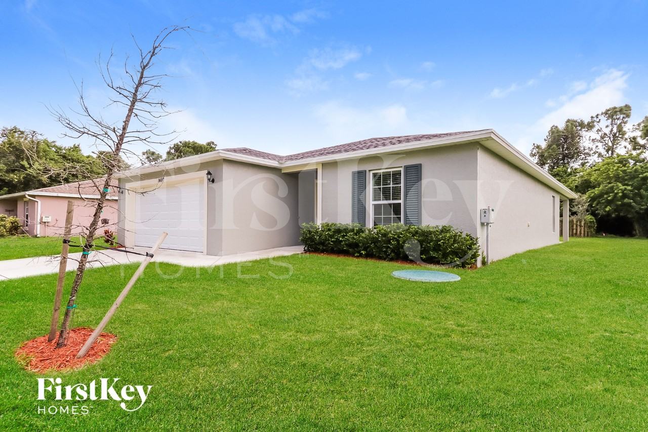 1480 Sw Gadsan Ave - Photo 3 of 16
