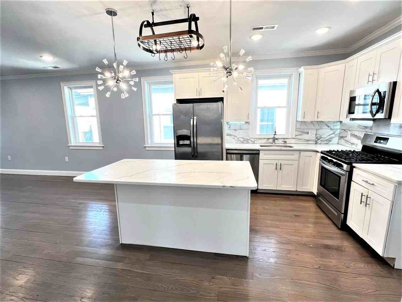 54 Crescent Ave - Photo 3 of 8