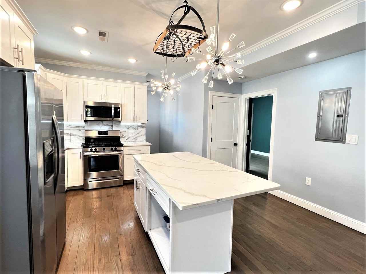 54 Crescent Ave - Photo 4 of 8