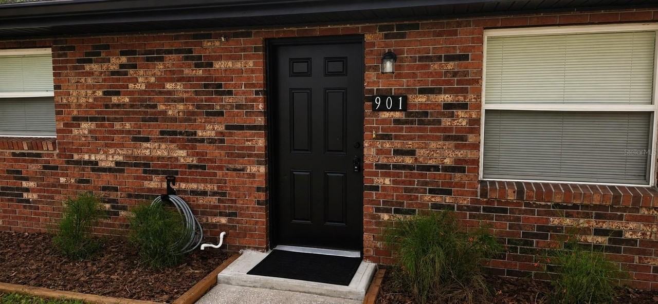 901 S Taylor Rd - Photo 2 of 13