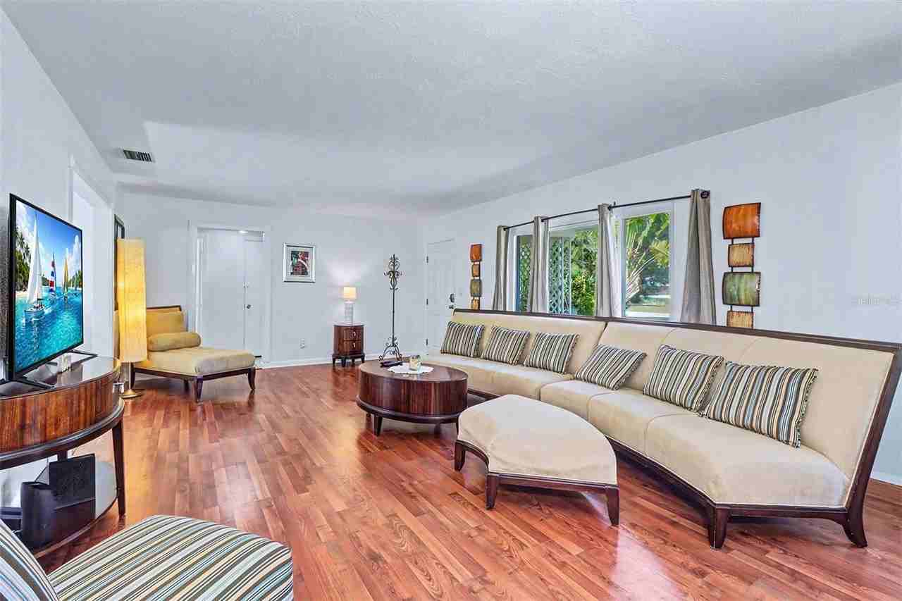 209 S Aurora Ave - Photo 6 of 28