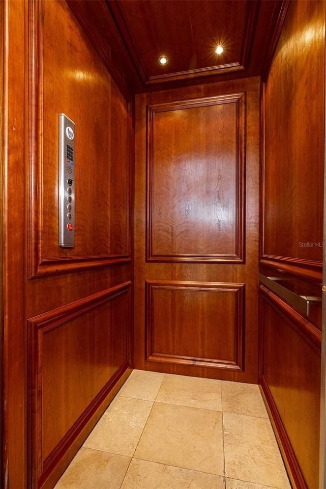 821 Bay Point Dr - Photo 5 of 50