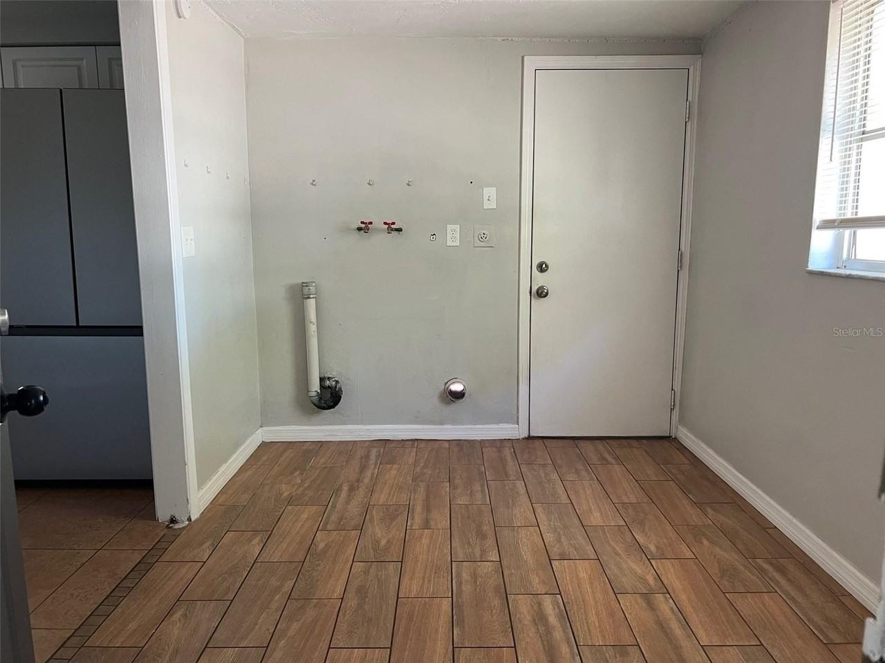 7835 Arbordale Dr - Photo 2 of 21