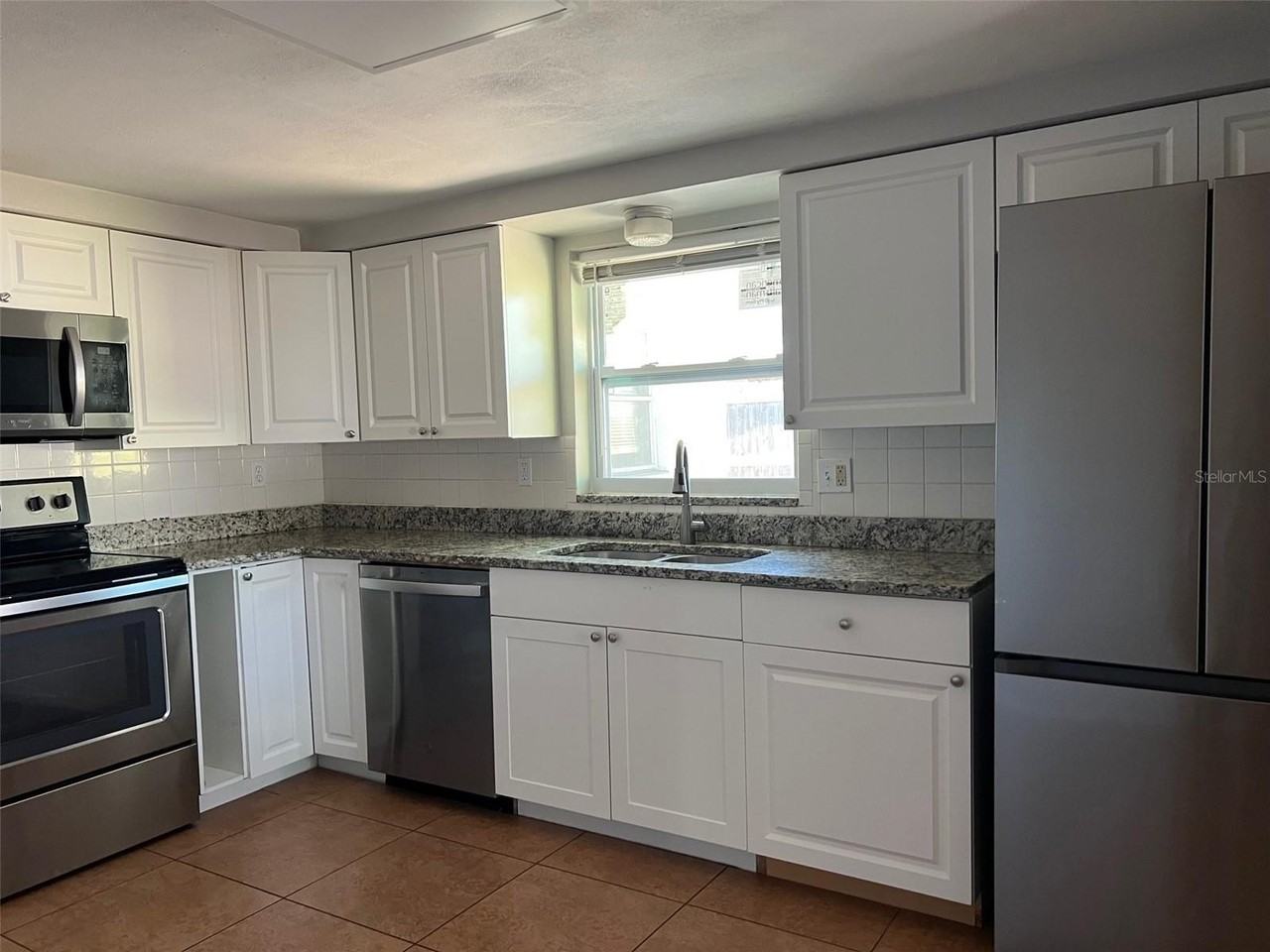 7835 Arbordale Dr - Photo 6 of 21