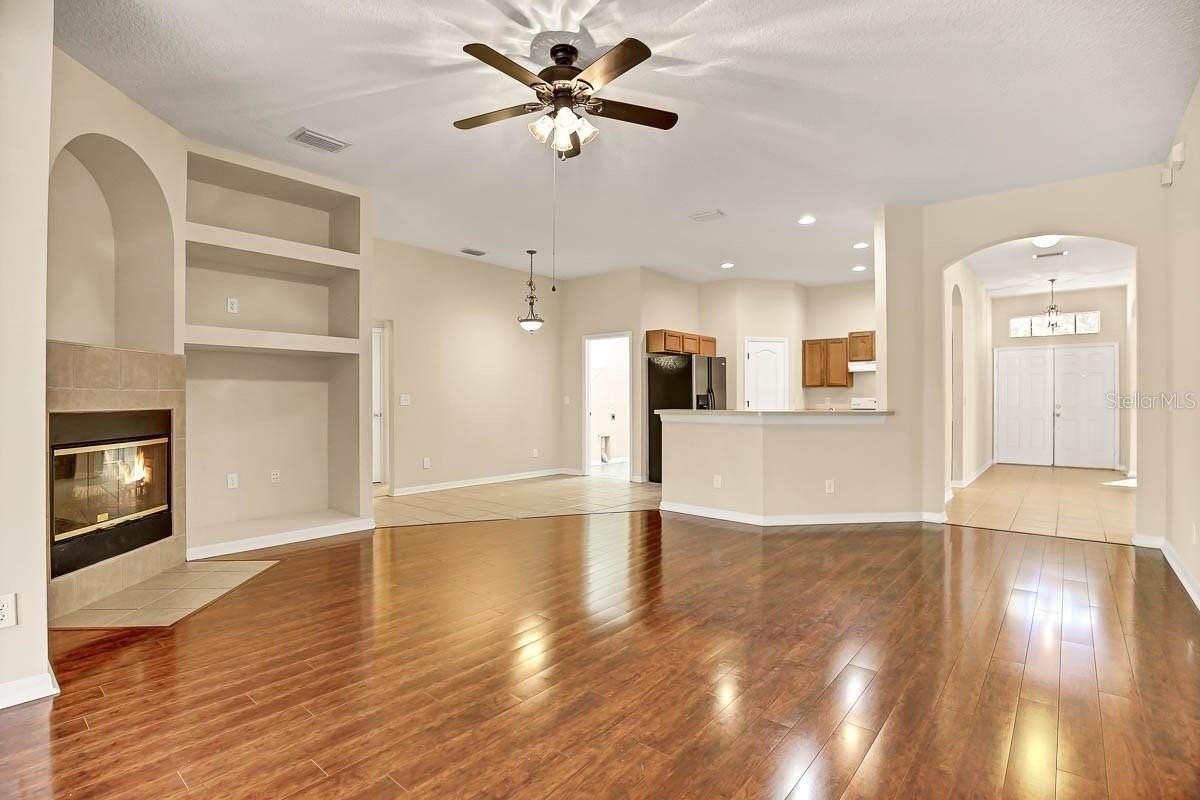 16326 Bridgelawn Ave - Photo 7 of 40
