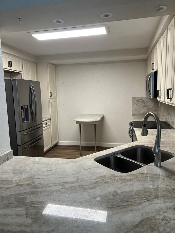 5701 Bahia Del Mar Cir #508 - Photo 6 of 14