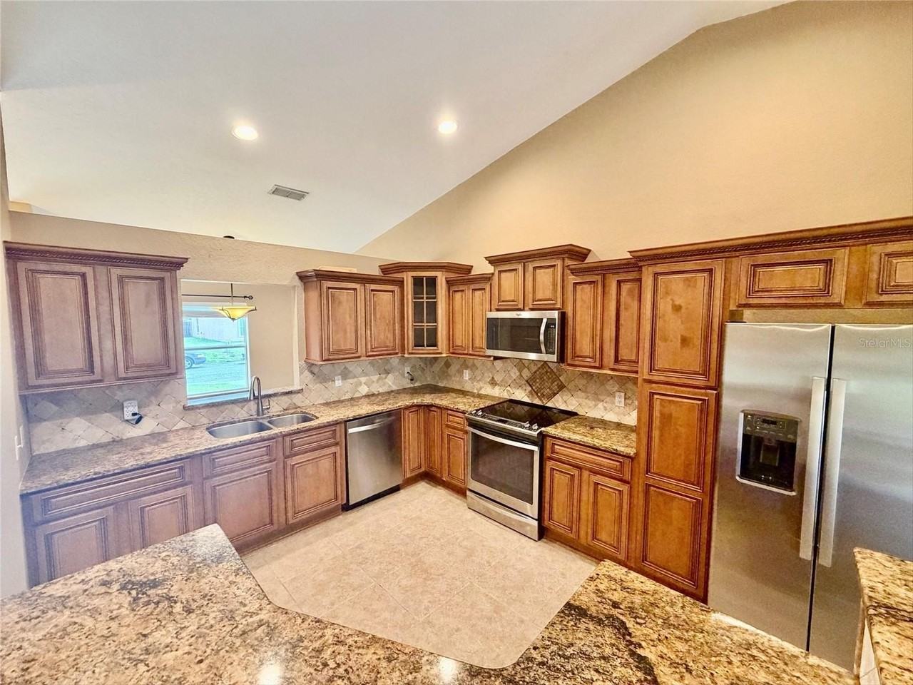 1542 Saddlehorn Dr - Photo 7 of 35