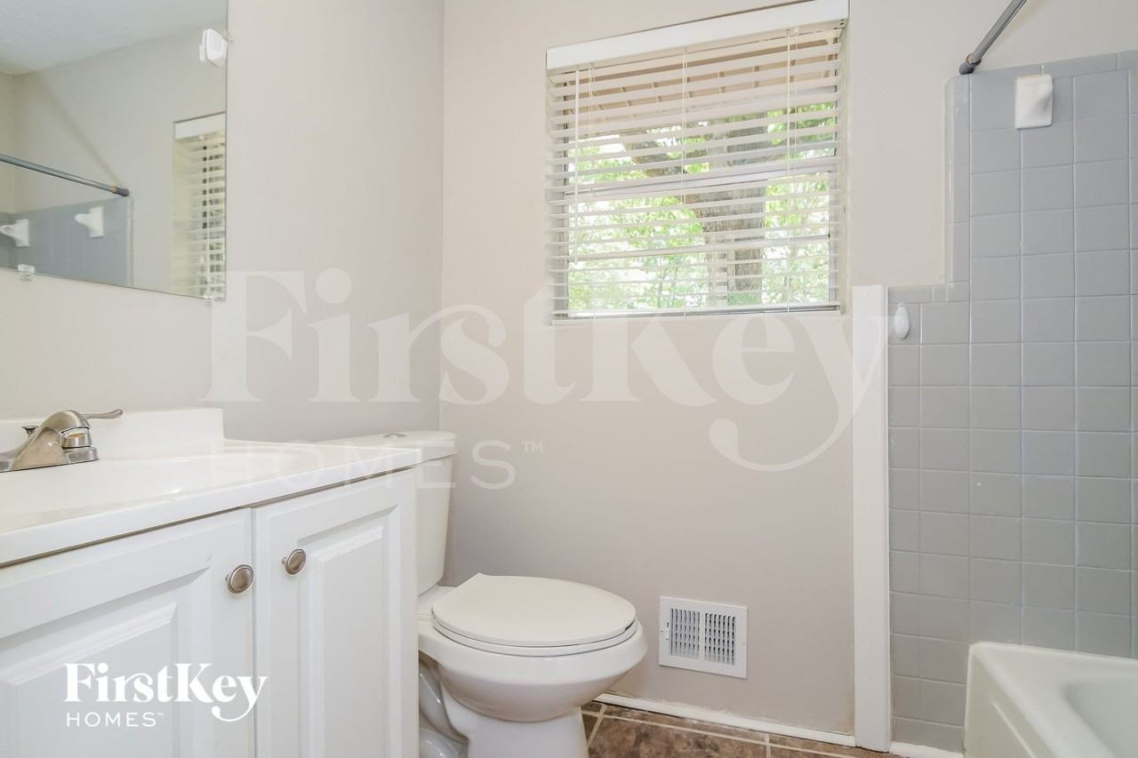 1207 7th Ave - Photo 7 of 15