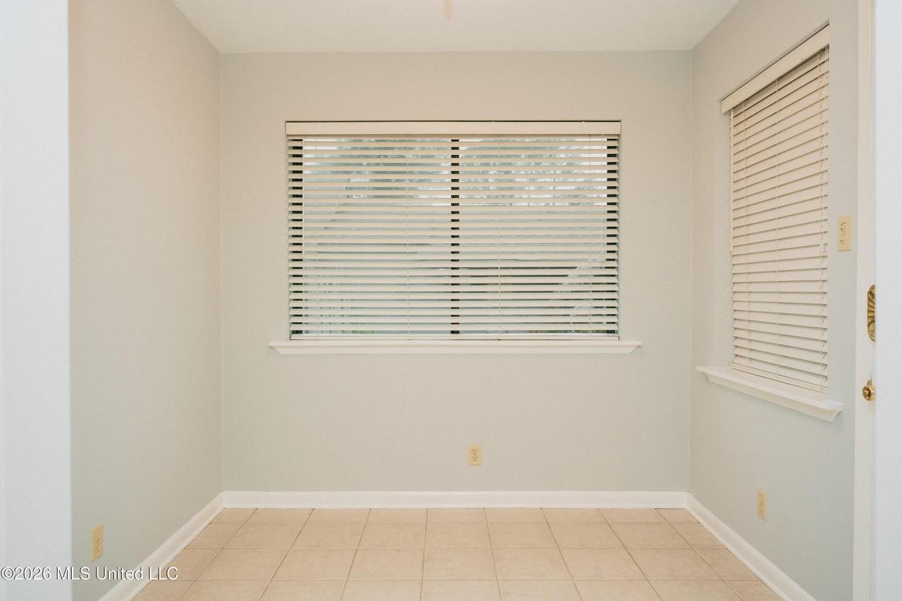 5125 Old Canton Rd Apt 201 - Photo 5 of 25