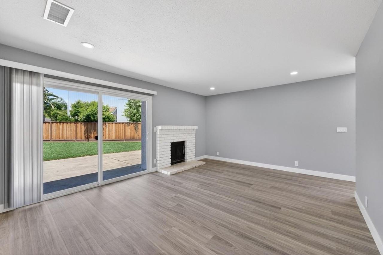 4971 Geomax Ct - Photo 4 of 27