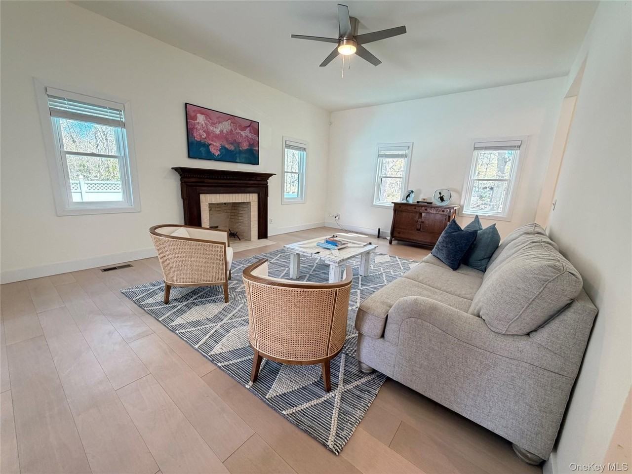 34 Starboard Rd - Photo 2 of 27