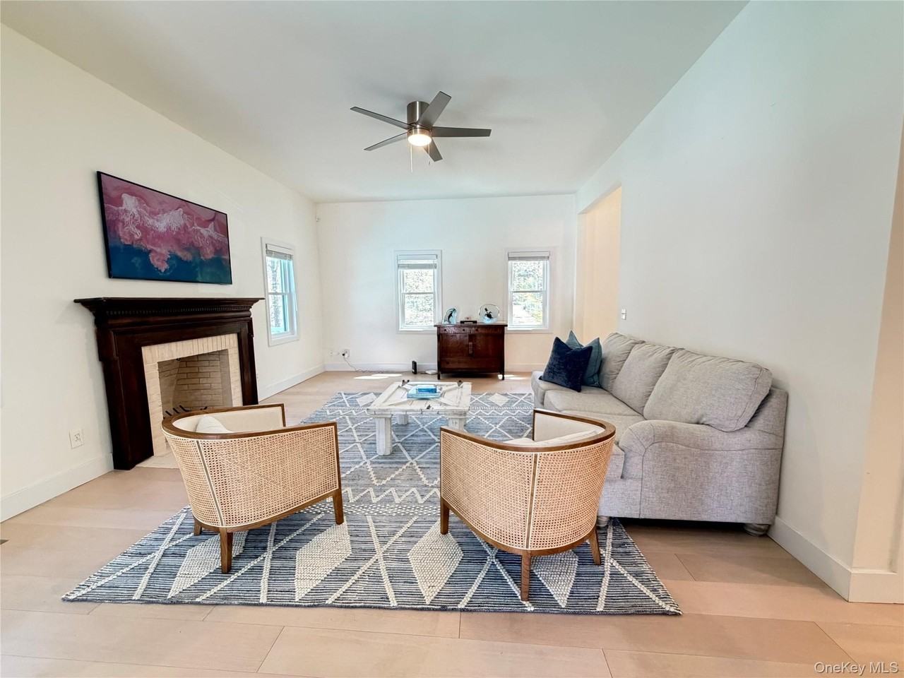 34 Starboard Rd - Photo 3 of 27
