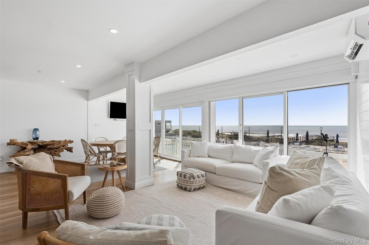 585 Dune Rd - Photo 2 of 16