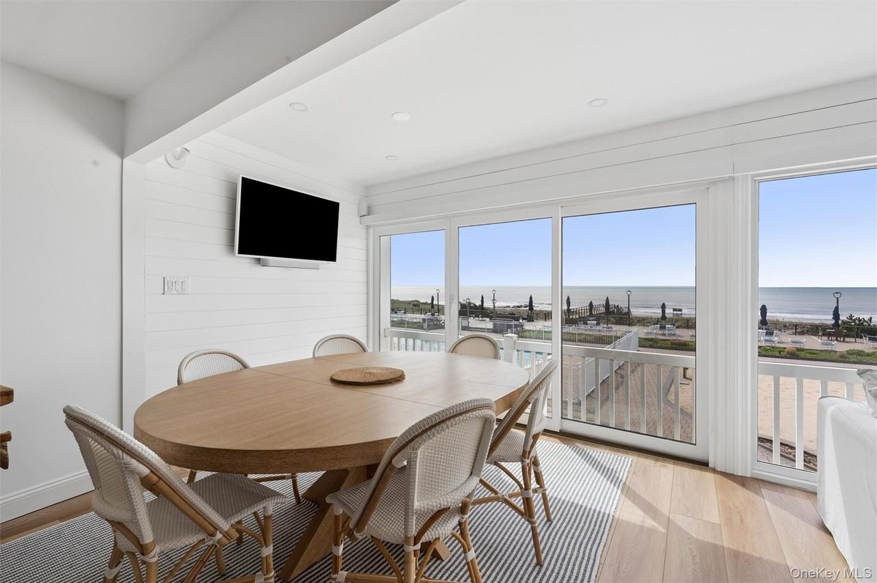 585 Dune Rd - Photo 3 of 16