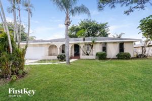 featured image of 1032 Se Floresta Dr