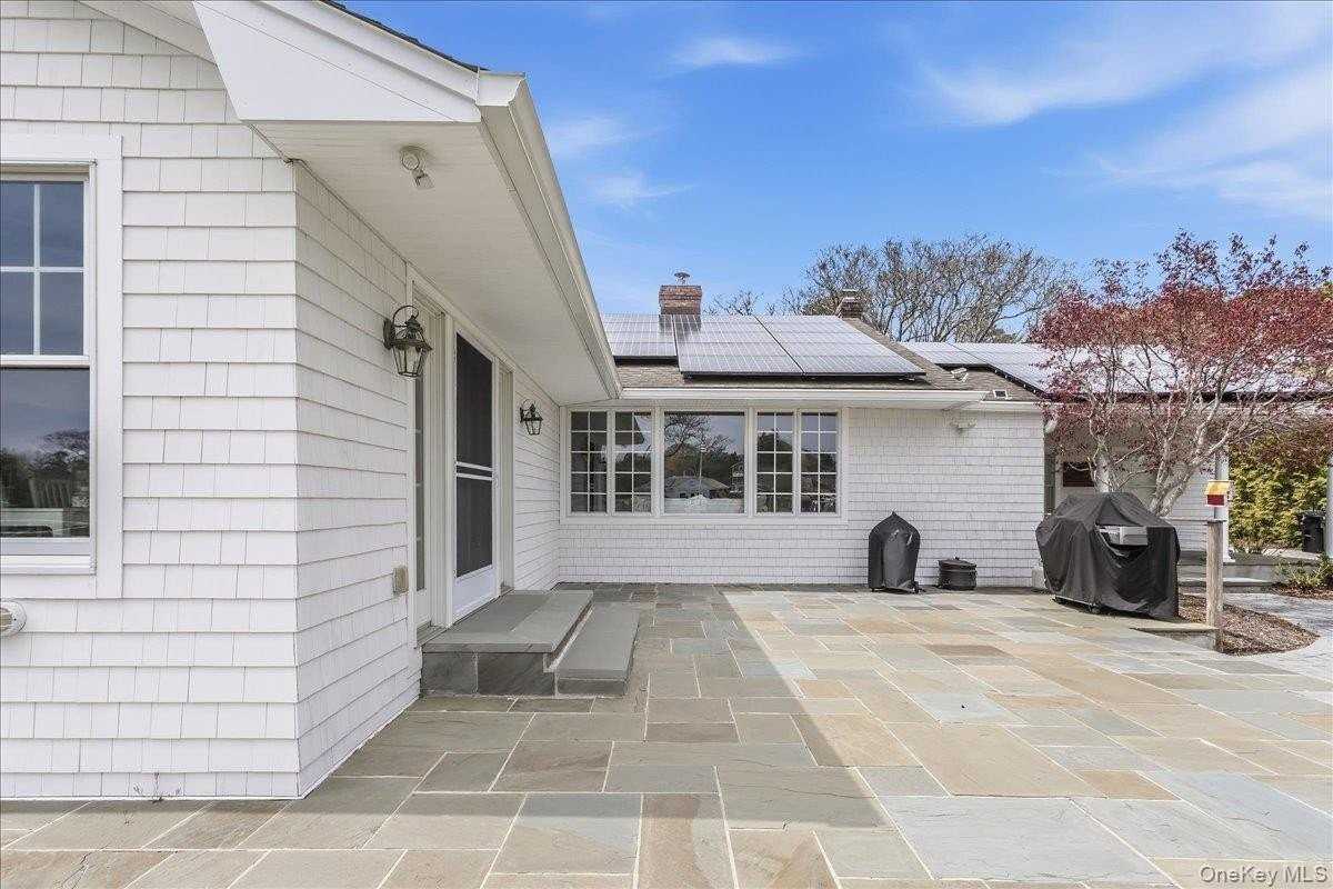 15 Gardners Ln - Photo 3 of 25
