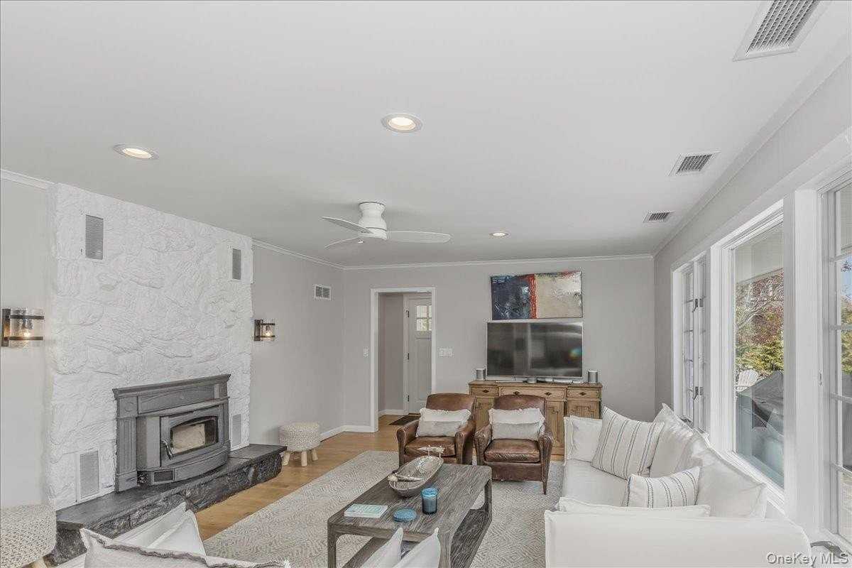 15 Gardners Ln - Photo 6 of 25