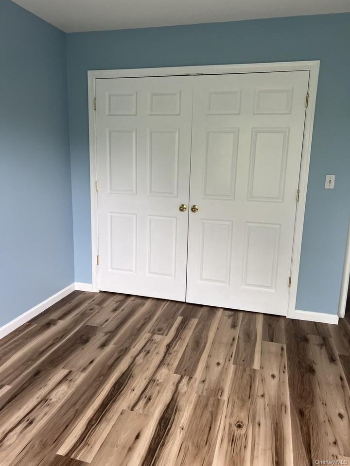 6 Tunis Ave - Photo 5 of 12