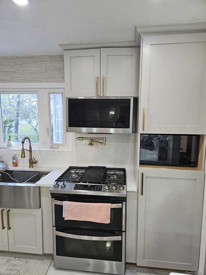 127 Berkeley Ave - Photo 5 of 7