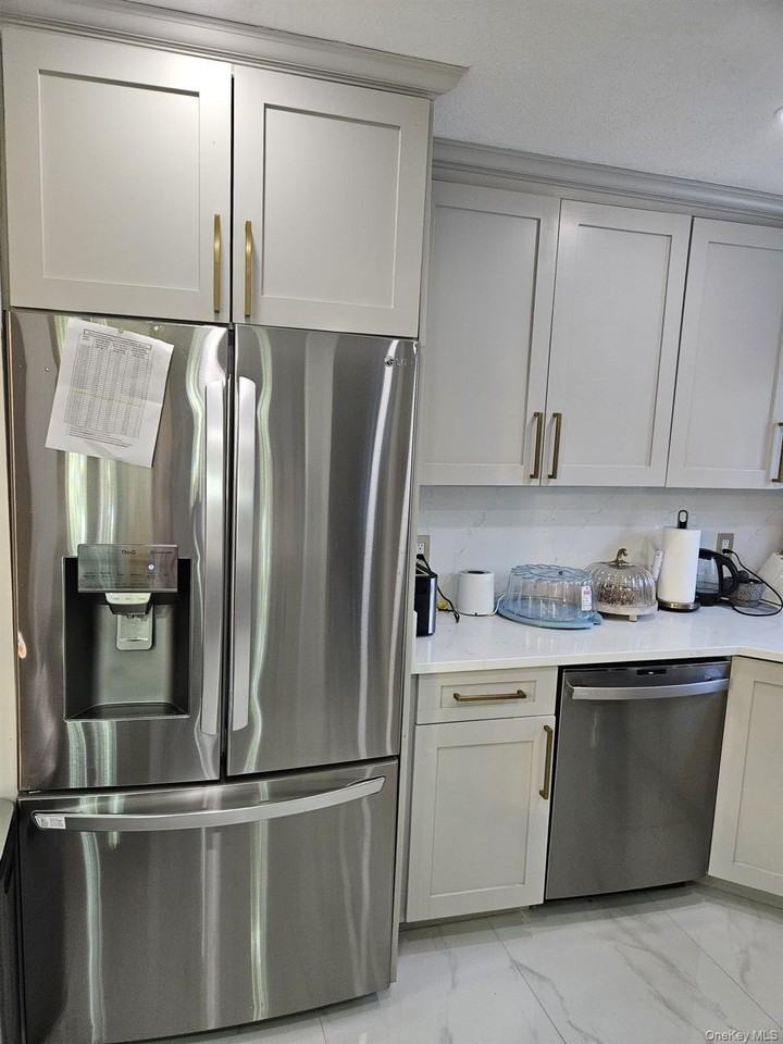 127 Berkeley Ave - Photo 6 of 7