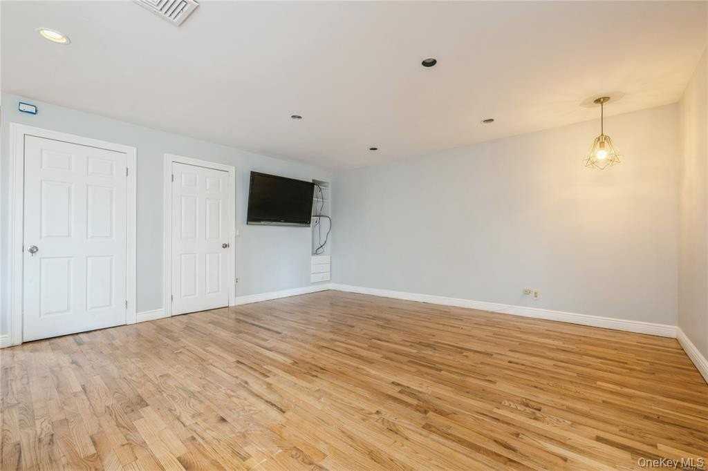 7009 267th St - Photo 6 of 40