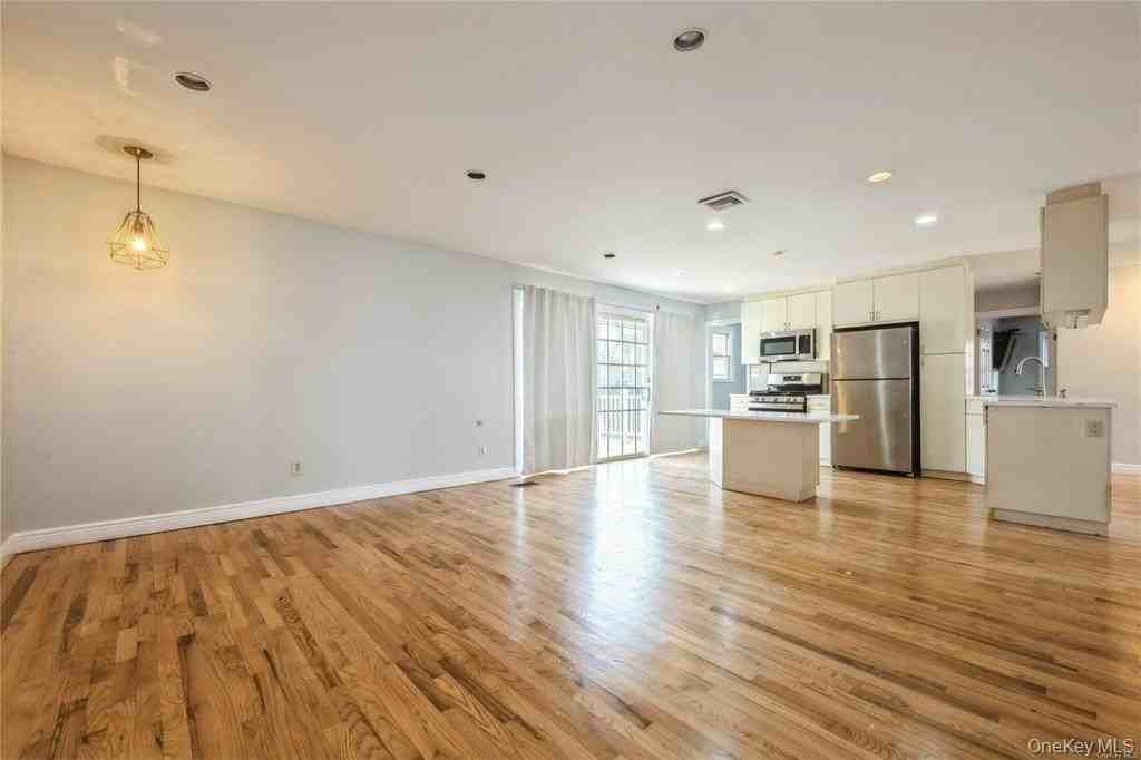 7009 267th St - Photo 7 of 40