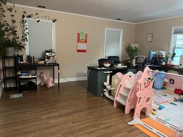 225 Thompson Shore Rd #2F - Photo 2 of 15