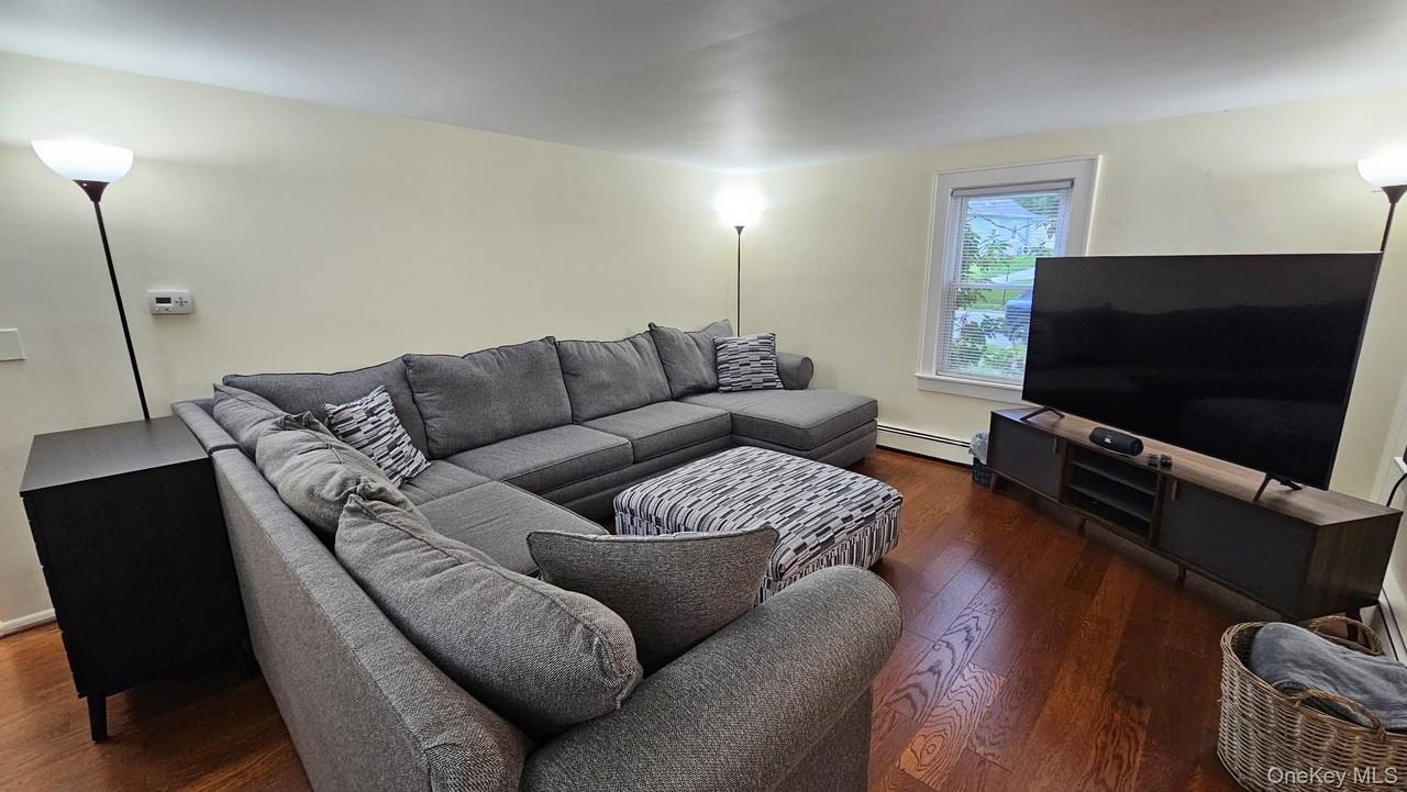 2 Murray Ave - Photo 3 of 9