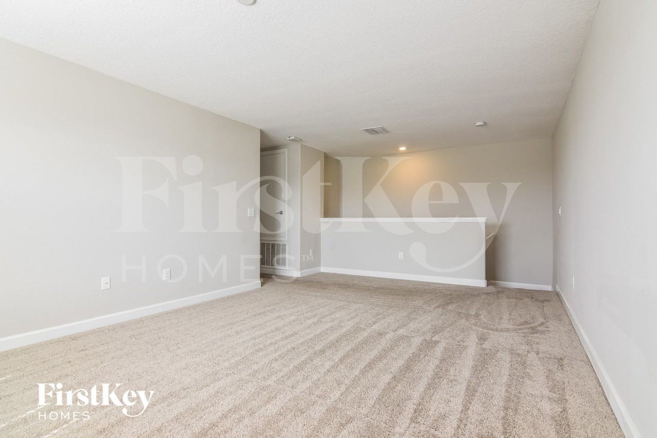 10018 Sage Creek Dr - Photo 7 of 15