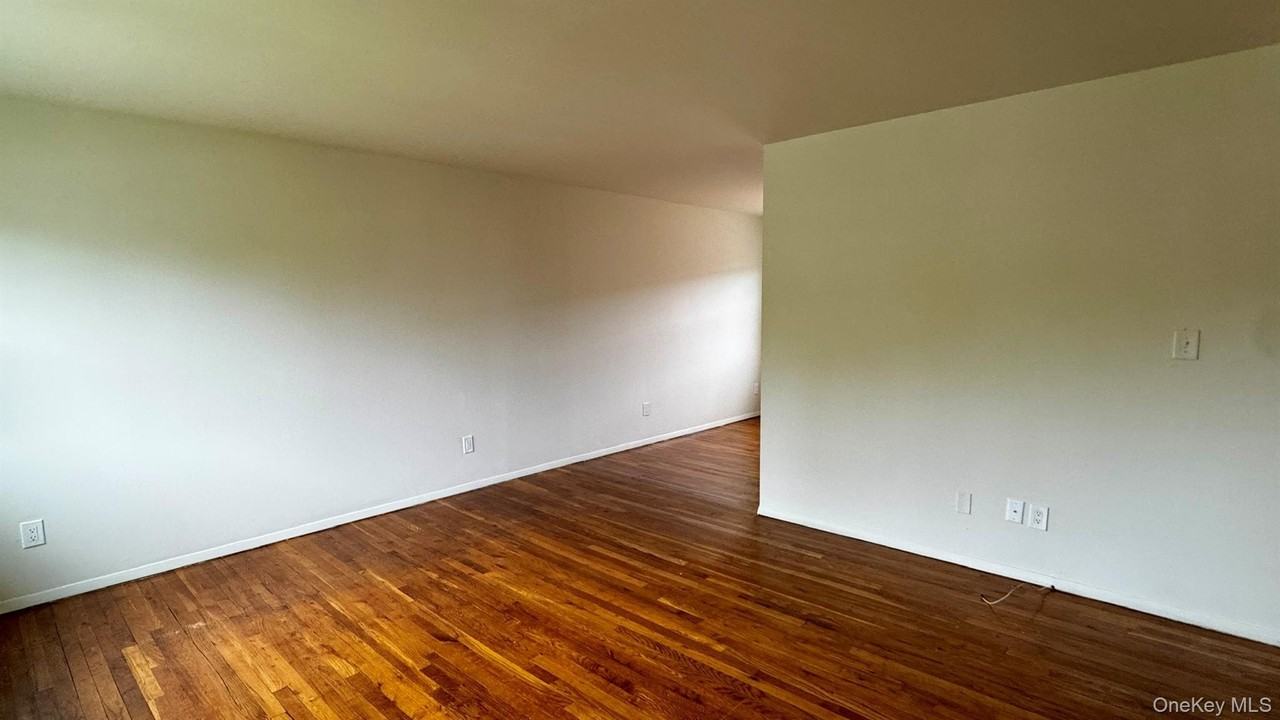 60 Hiddink St #60 - Photo 4 of 9