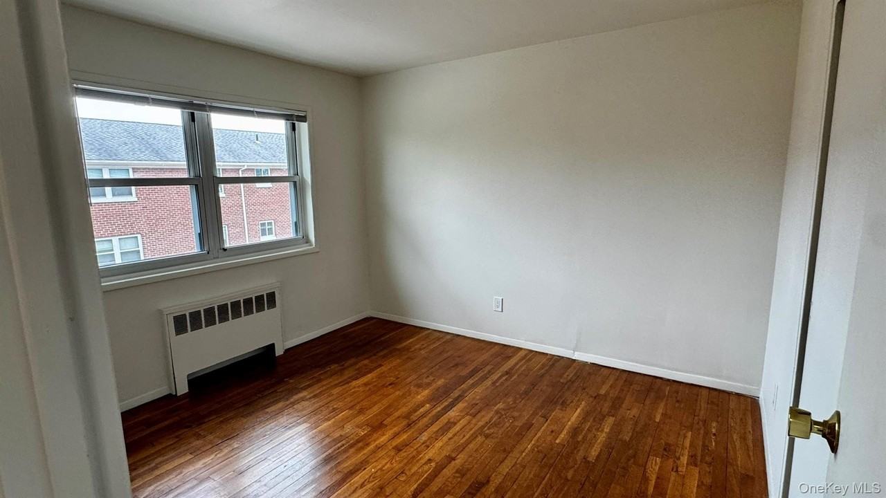 60 Hiddink St #60 - Photo 5 of 9