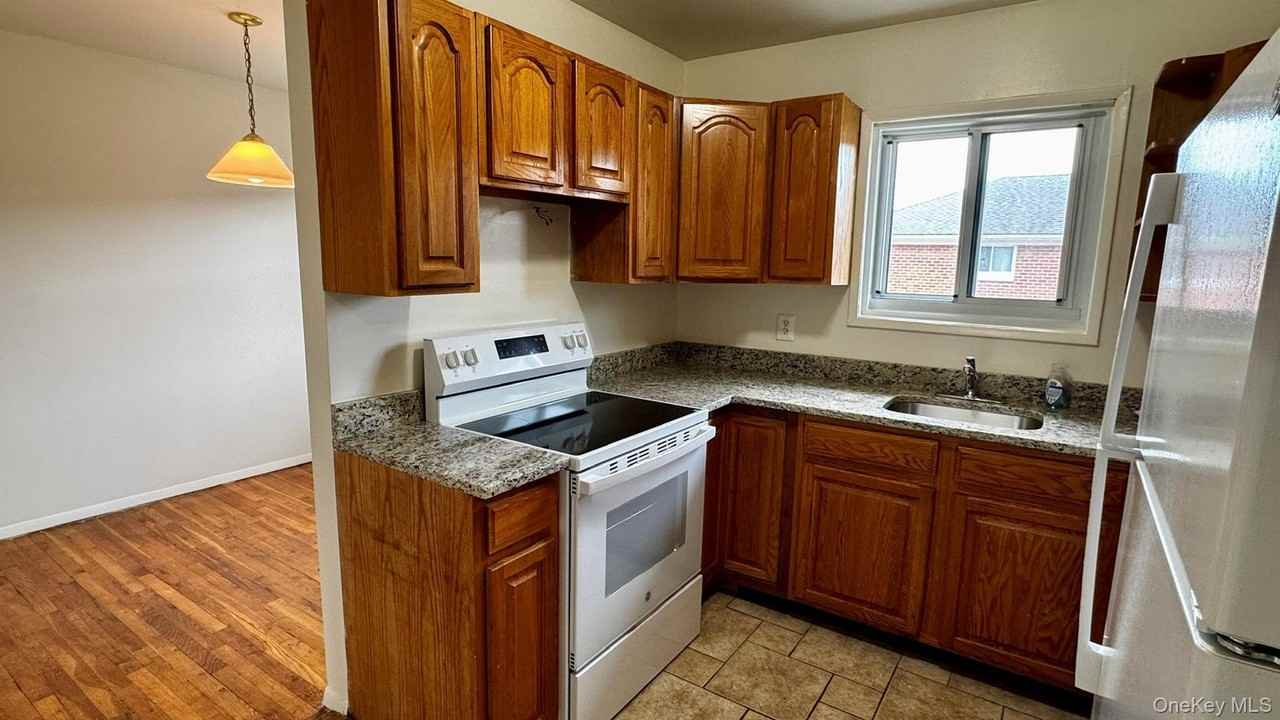 60 Hiddink St #60 - Photo 6 of 9