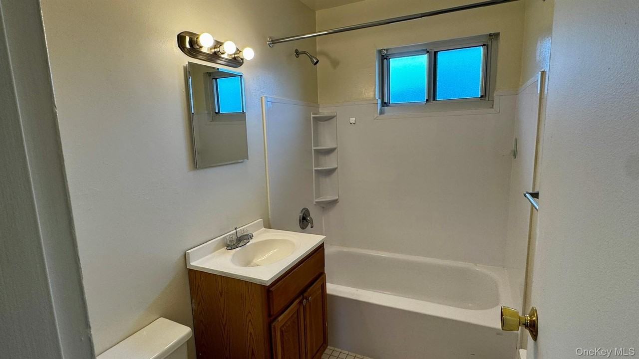 60 Hiddink St #60 - Photo 7 of 9