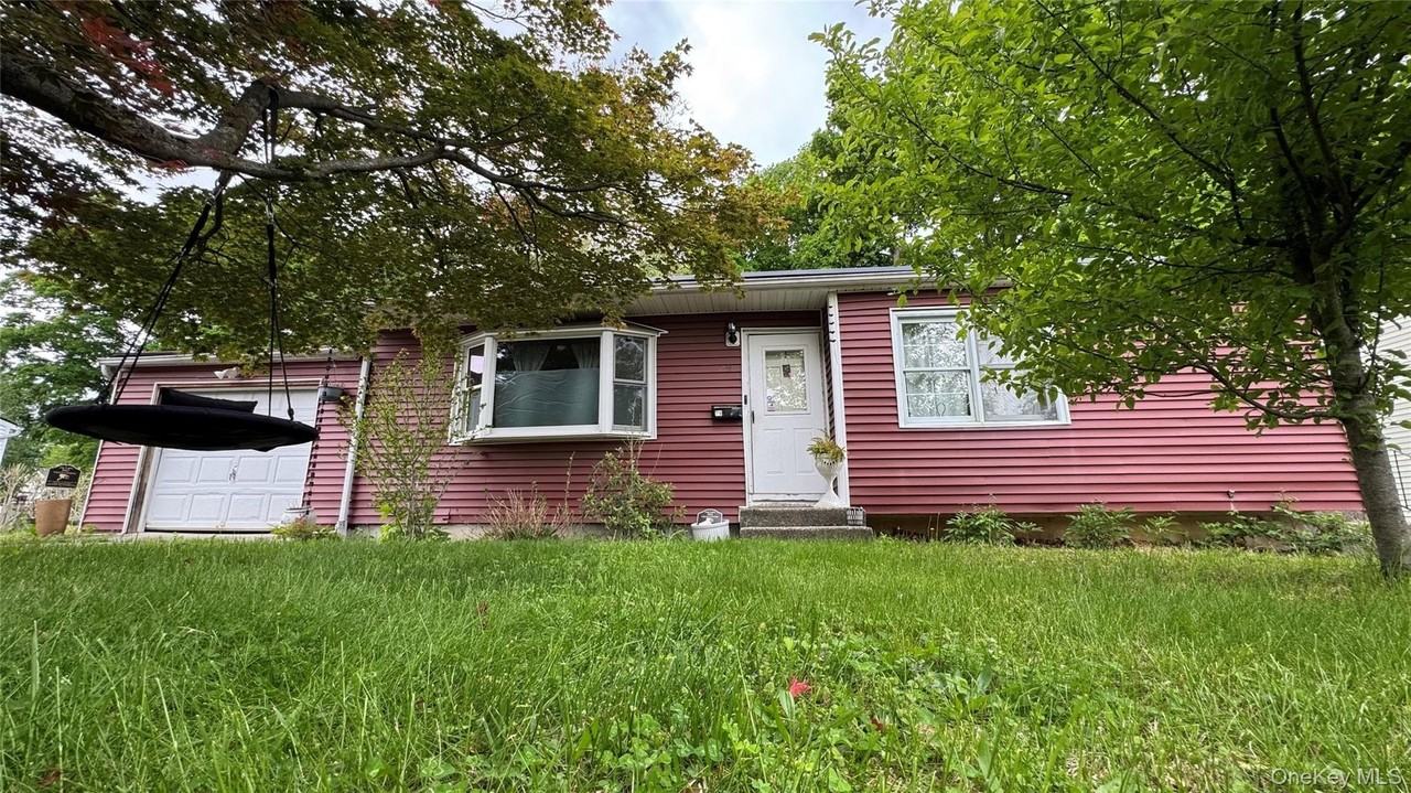 79 Phillips St - Photo 2 of 26