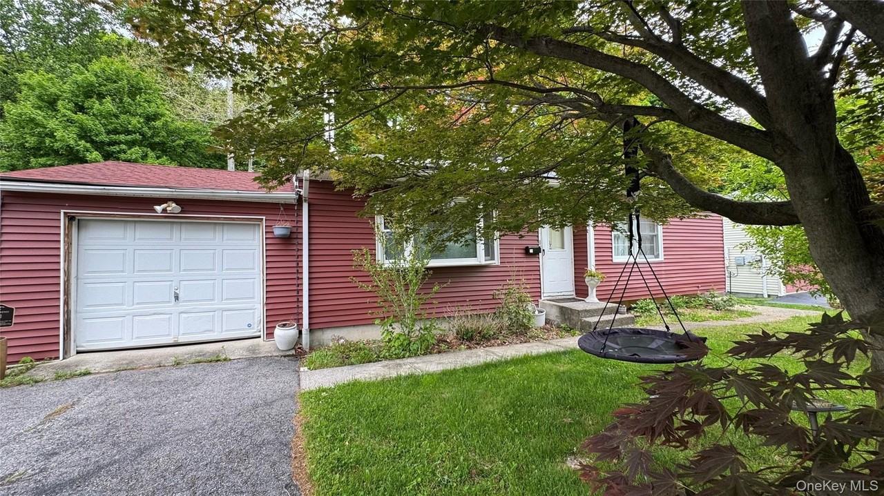 79 Phillips St - Photo 3 of 26